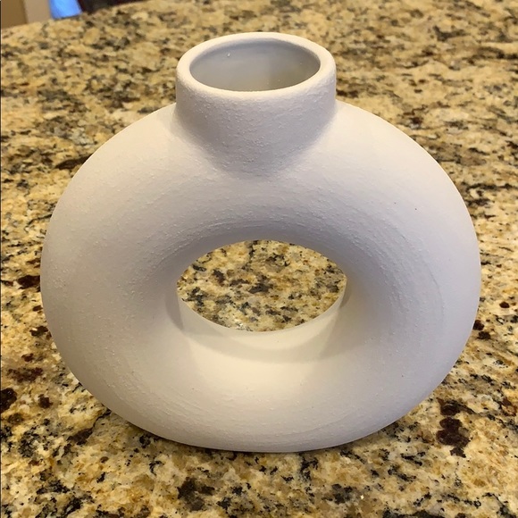 Project 62 Donut White Vase Ceramic NWT - Picture 6 of 6